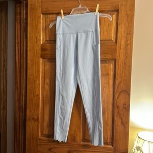 Offline by Aerie leggings, size medium, scalloped leg